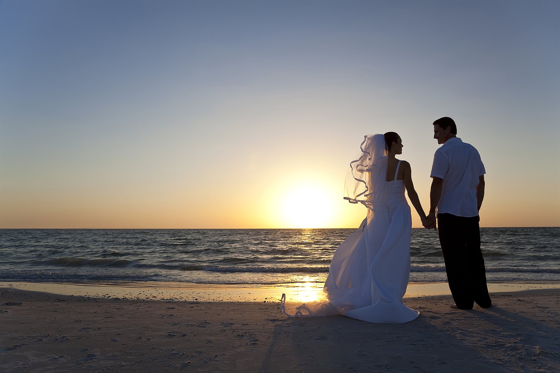 Weddings & Vow Renewals at Sea Weddings & Vow Renewals at Sea
